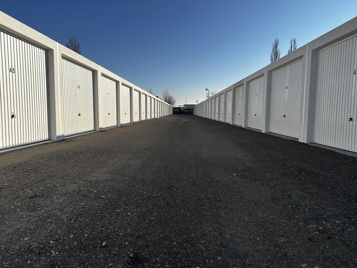 Ansicht mittig vom Garagenpark in Wullersdorf